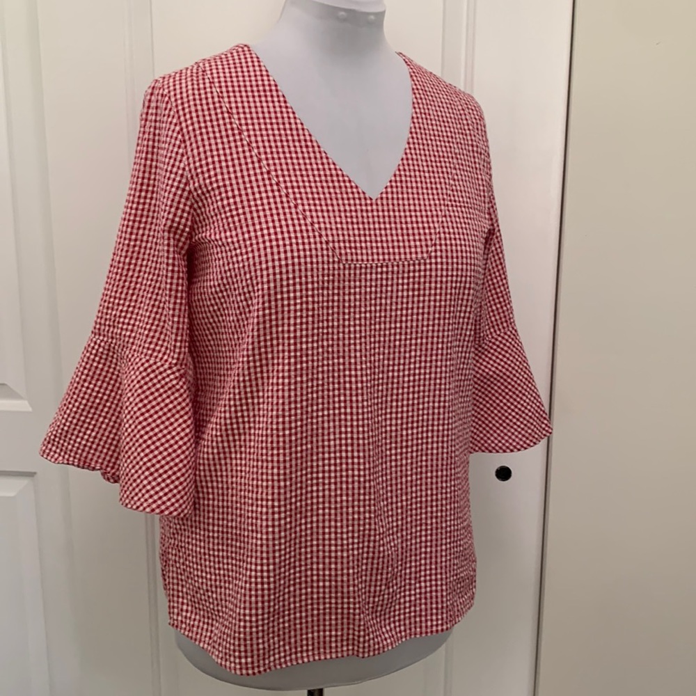 RED GINGHAM V-NECK TOP